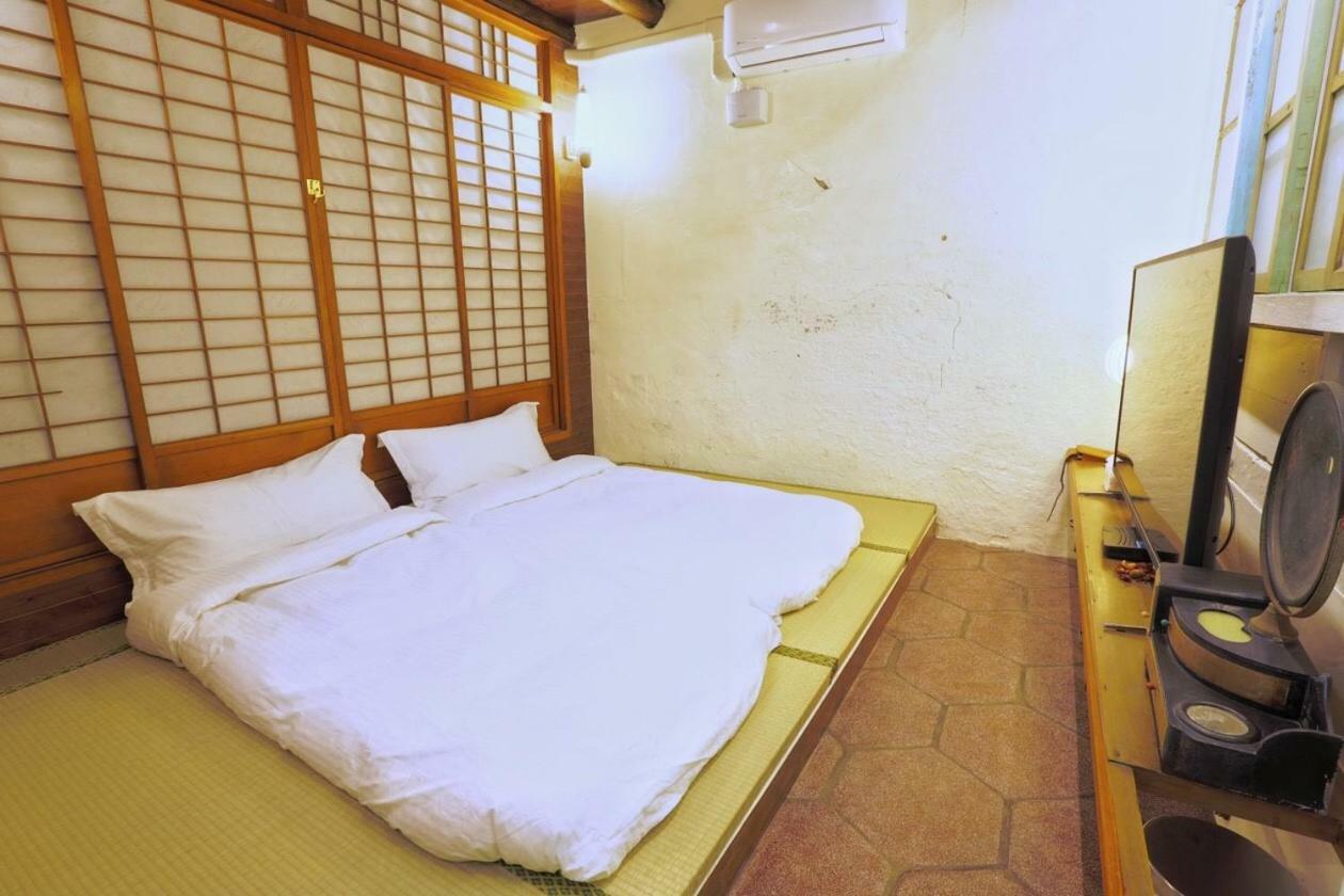台南赤崁月樓tainan Moon House Inn Exterior foto